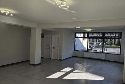 Inchiriez spatiu comercial 70mp utili,Centrul Civic, Brasov, 1.500euro - 1