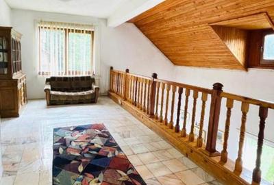 Casa Vila Pensiune Busteni de vanzare 10 camere , 2 garaje - 10