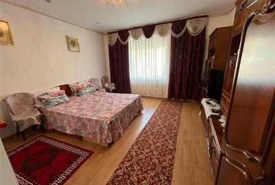 Caransebes, Casa la Curte, Zona Spitalului - 11