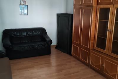 INCHIRIERE O CAMERA INTR-UN APARTAMENT DE 3 CAM  BERCENI- RESITA - 2