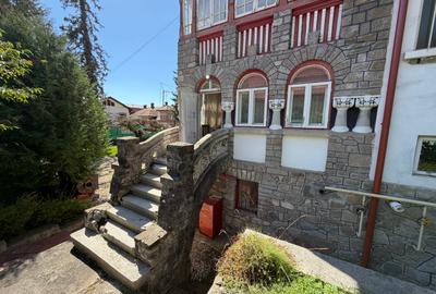Vilă istorică de vânzare  Castel Aura Buzescu Bușteni  str. Victoriei nr. 11 - 16