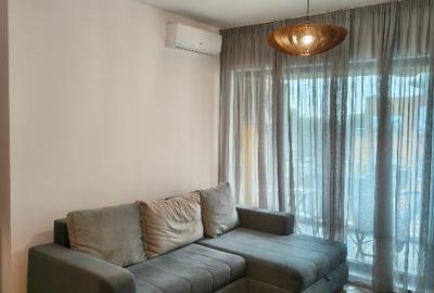 Apartament cu 2 camere semidecomandat, mobilat în Far