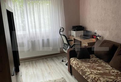 Garsonieră decomandată, mobilată în Valenta