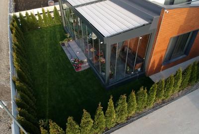Proprietar - Single 4 camere, 330 mp curte compacta, living 40 mp - 3