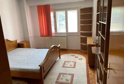 3 camere 2/4, la intersectia Traian cu Matei Basarab - 4