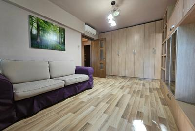 Apartament cu 2 camere semidecomandat în Lacul Tei