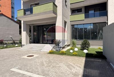 Spațiu comercial, de 300 mp, în Central