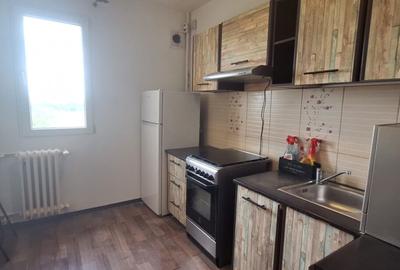Apartament cu 2 camere decomandat în Titan