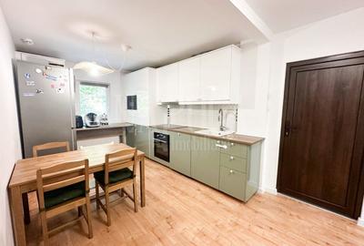 Apartament cu 3 camere decomandat în Plopilor