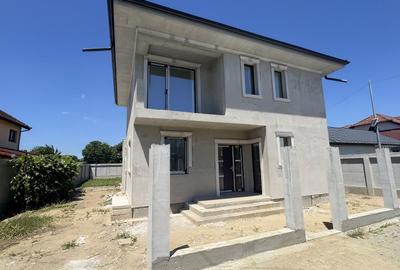 Casă individuală cu 5 camere în Cristian