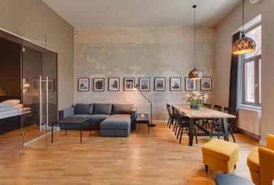 Apartament cu 3 camere semidecomandat, mobilat în Central