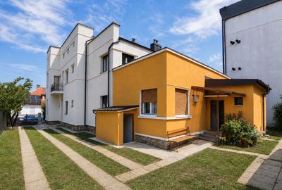 Vilă impunătoare, renovată | Sibiu | 12 camere | 600 mp teren - 28