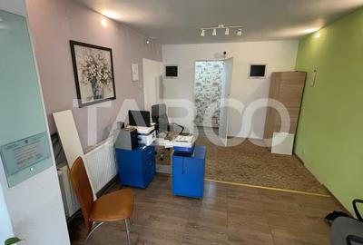 Birou, de 50.00 mp, în Central