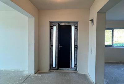 Duplex cu 3 camere în Est