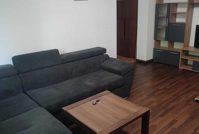 Apartament cu 2 camere semidecomandat în P-ța Victoriei