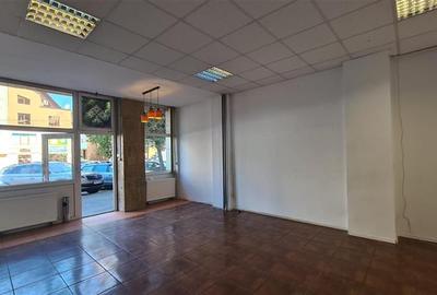 Spatiu comercial 70 mp , Simion Barnutiu, parcare in fata - 2