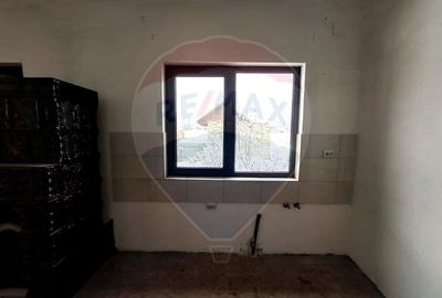 Casă tradițională + teren generos, în centrul Măneciu lângă Primărie - 13