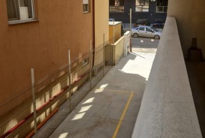 Apartament cu 3 camere decomandat în Energia