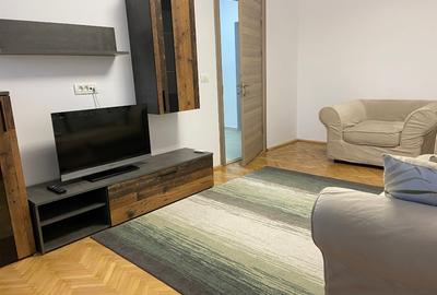 Apartament cu 2 camere decomandat, mobilat în Ultracentral