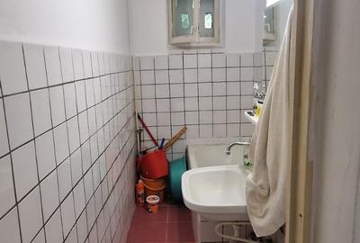 Se vinde zona Ofelia apartament din beton ,conf 2 ,etaj4/4 ,an 1976 ,pret 42000. - 9