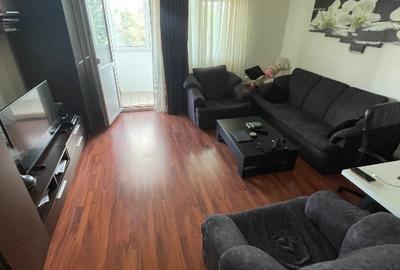 Apartament cu 3 camere decomandat în Drumul Taberei