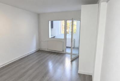 Garsonieră decomandată în Lipovei