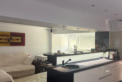 Apartament cu 4 camere decomandat, mobilat în Dacia
