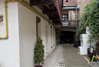 Clădire independentă în centrul orașului – parter complet renovat - 7
