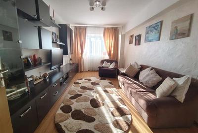 Apartament cu 4 camere decomandat în Burdujeni