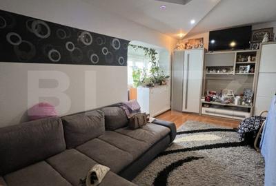 Apartament cu 5 camere decomandat, mobilat în Sud