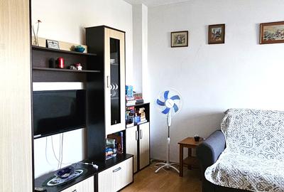 Apartament 2 camere decomandate cu potential de  recompartimentare,Cl.Romanului - 13