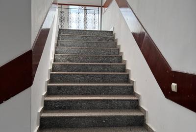 De inchiriat Birou  200 euro - 4