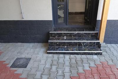 Inchiriez apartament in Vila in Deva, zona ultracentrala, curte comuna - 1