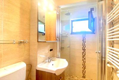 Apartament cu 3 camere semidecomandat în Alexandru cel Bun