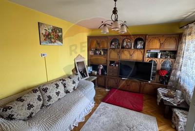Apartament cu 3 camere decomandat, mobilat în Ultracentral