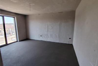 Duplex despartit prin C.T.- dormitor la parter - canalizare - 10