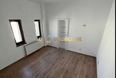 Apartament cu 4 camere decomandat, mobilat în Unirii