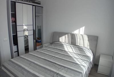Apartament cu 2 camere decomandat, mobilat în Apărătorii Patriei