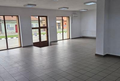De închiriat spațiu comercial – Caransebeș, str. Nicolae Bălcescu - 2