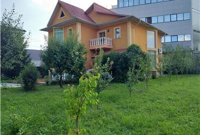 CASA DE FAMILIE in zona rezidentiala ultracentrala Onesti DE VANZARE - 2