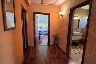 Casă de vânzare în Palazu Mare, 4 camere, teren 655 mp, construcție din cărămidă - 9