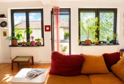 Apartament cu 3 camere decomandat, mobilat în Rosetti
