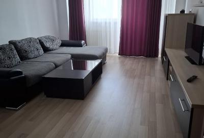 Inchiriez apartament 3 camere Pitesti-Fr Golesti - 2