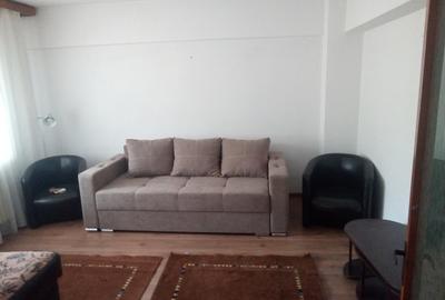 Apartament cu 2 camere decomandat, mobilat în Calea Victoriei