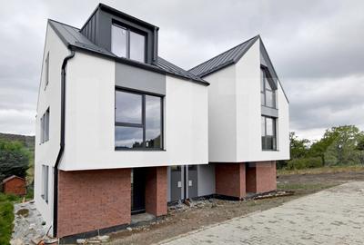 Duplex cu 5 camere în Făget
