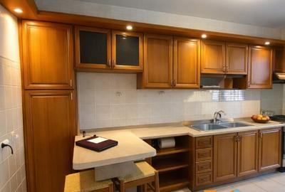Apartament cu 3 camere decomandat, mobilat în Cotroceni
