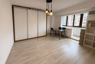 Apartament cu 3 camere decomandat în Tineretului