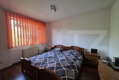 Apartament cu 3 camere decomandat în Botizului