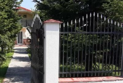 Casă cu 4 camere în Pipera