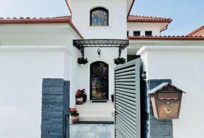 Vand vila individuala,amenajata modern situata in Selimbar,  zona Triajului - 1